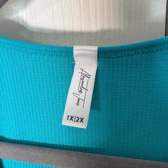 Alexander Jane Teal Ribbed V-Neck Crop Tank Top 1X/2X — Plus Size Stretch - Picture 2 of 3